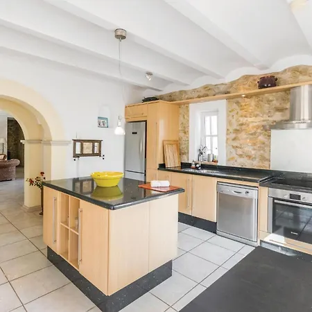 Beautiful In With Kitchen *