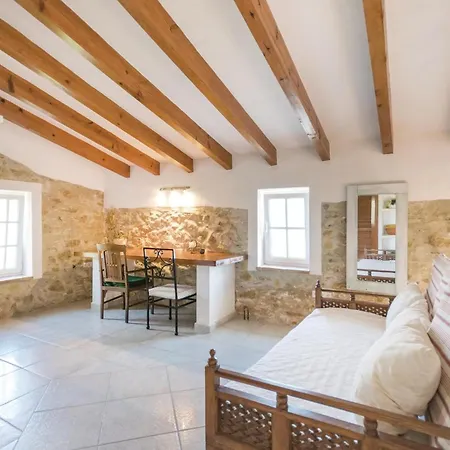 Beautiful In With Kitchen Holiday home