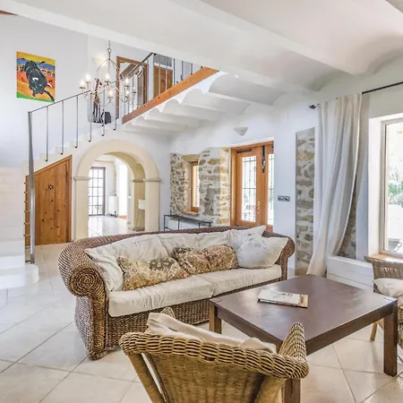 Beautiful In With Kitchen Holiday home *