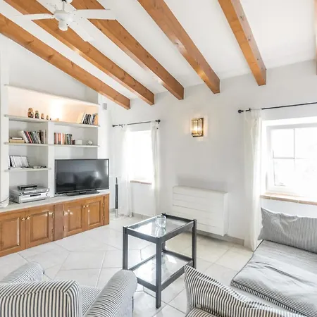Holiday home Beautiful In With Kitchen *