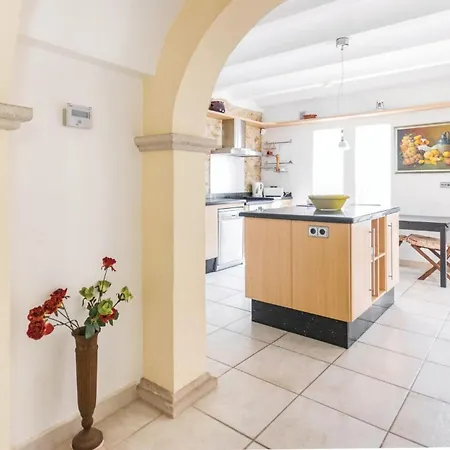 Beautiful In With Kitchen *